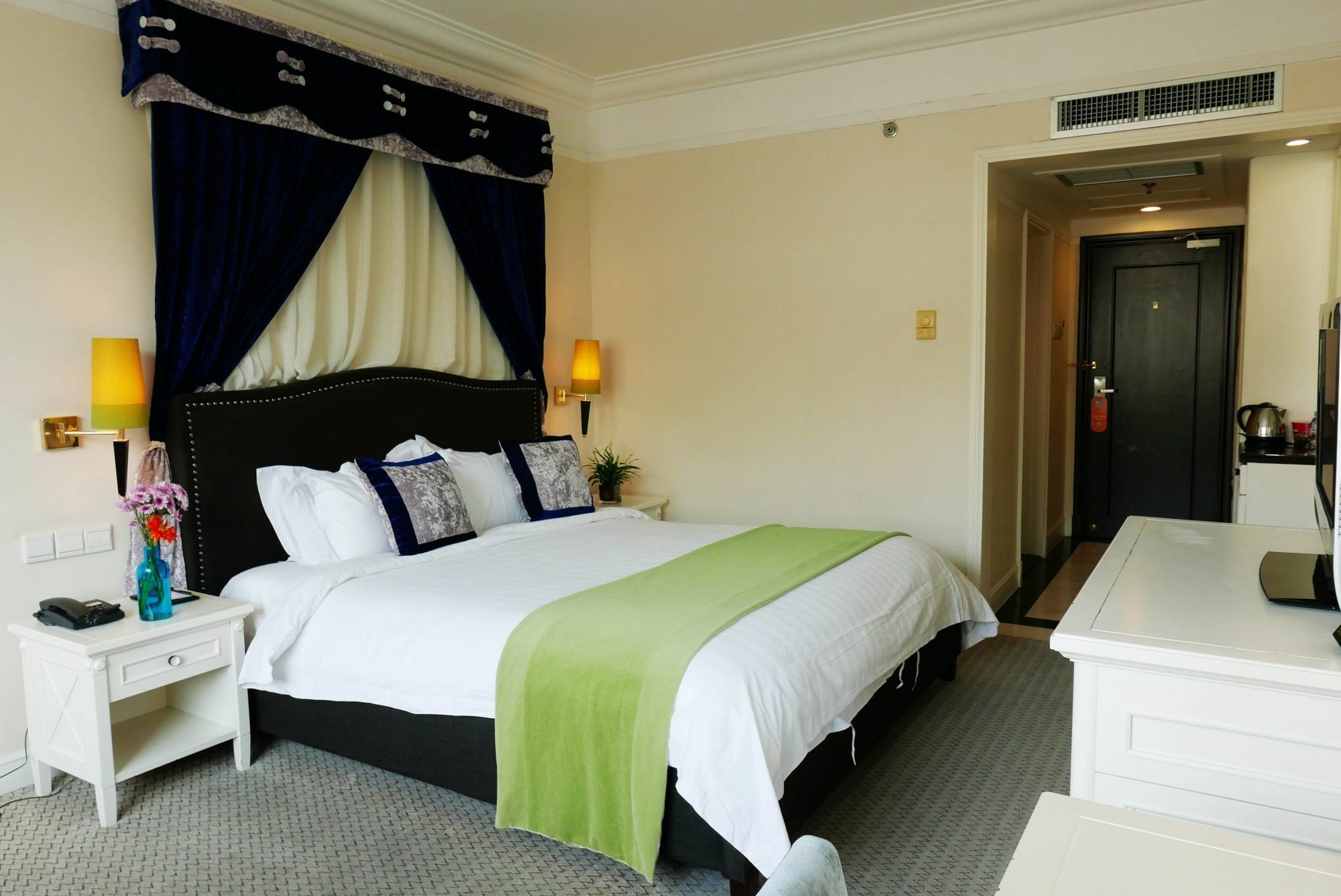 Qingdao The Castle Hotel エクステリア 写真